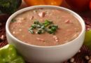 Preparei esse Caldo de Feijão num dia frio e foi um sucesso – simples, cremoso e com gostinho de casa de mãe!